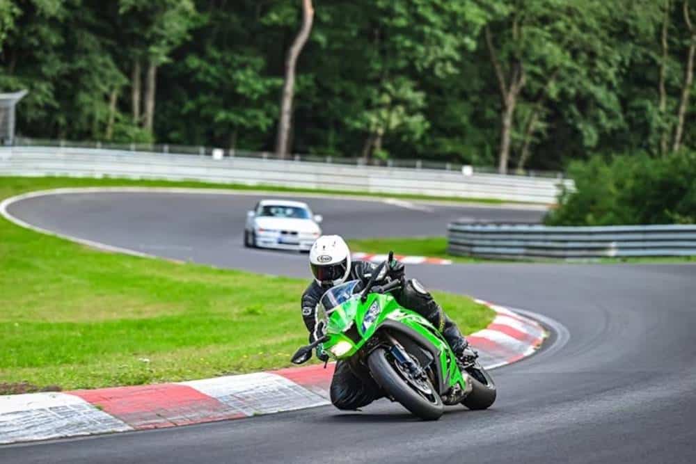 https://autogreeknews.gr/wp-content/uploads/2025/02/nurburgring-bans-motorcycles-02.jpg