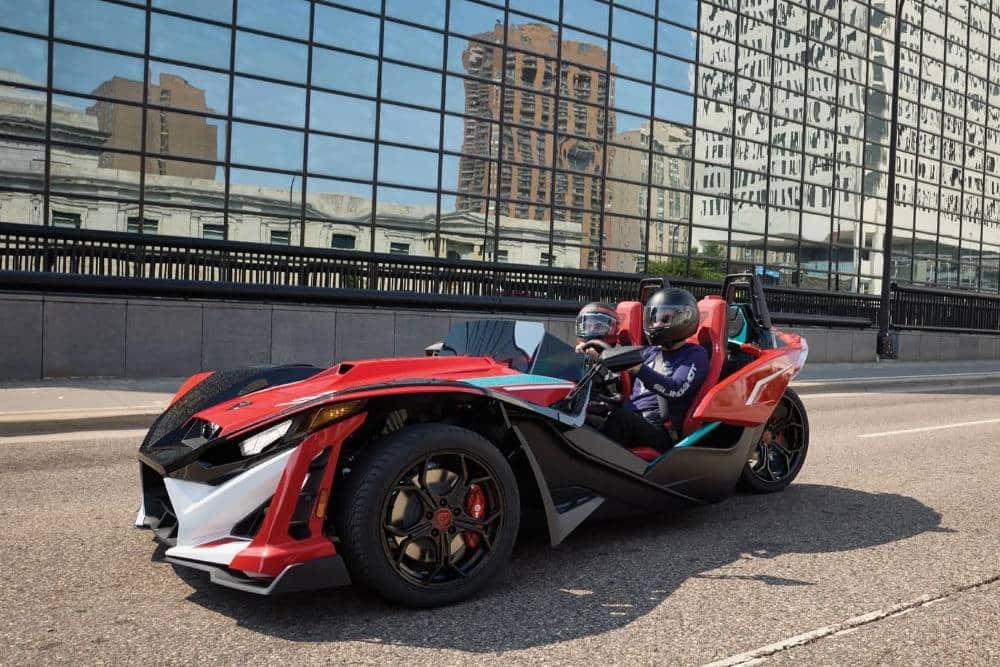 https://autogreeknews.gr/wp-content/uploads/2025/02/polaris-slingshot-10.jpg