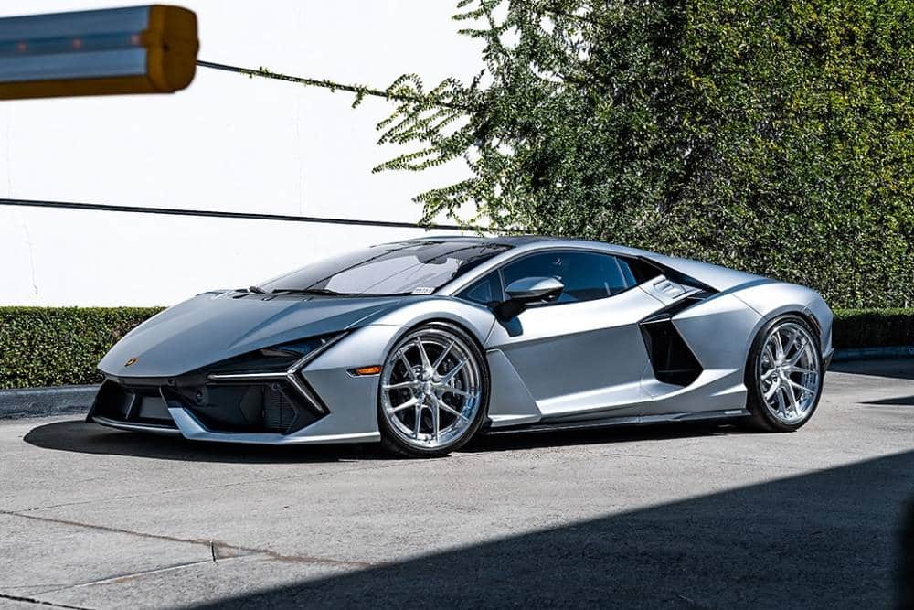 https://autogreeknews.gr/wp-content/uploads/2025/02/silver-lowered-lambo-revuelto-is-waiting-for-summe.jpg