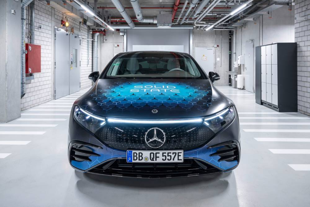 https://autogreeknews.gr/wp-content/uploads/2025/02/this-mercedes-benz-eqs-is-the-first-lithium-metal-4.jpg