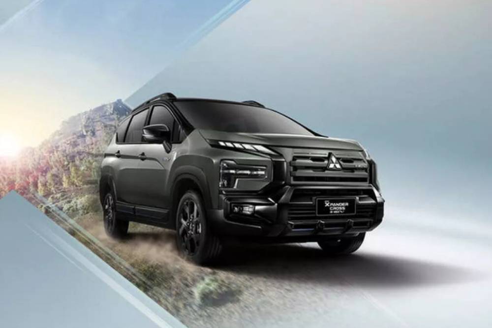https://autogreeknews.gr/wp-content/uploads/2025/03/2025-Mitsubishi-XPander-Cross-HEV-Play-3-2048x1586-1.jpg