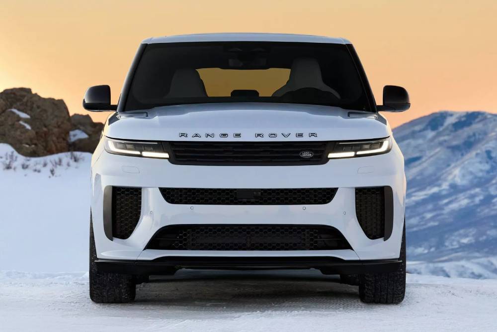 https://autogreeknews.gr/wp-content/uploads/2025/03/2025-Range-Rover-Sport-SV-Park-City-Edition-310-10-1.jpg