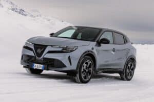 Alfa-Romeo-Junior-Ibrida-Q4-(2)