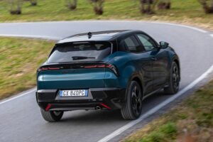 Alfa-Romeo-Junior-Ibrida-Q4-(3)