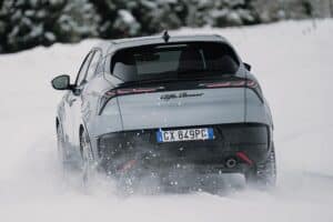 Alfa-Romeo-Junior-Ibrida-Q4-(5)