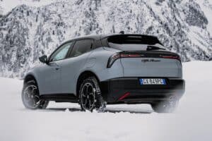 Alfa-Romeo-Junior-Ibrida-Q4-(7)