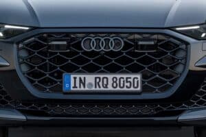 Audi-RS-Q8-grill