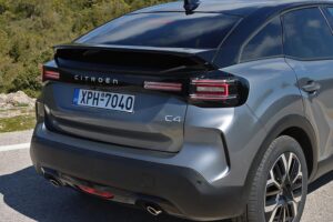 Citroen C4 1.2 Hybrid 136 hp (11)