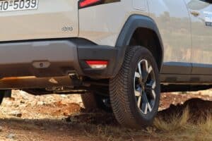 Dacia-Duster-4×4-2024