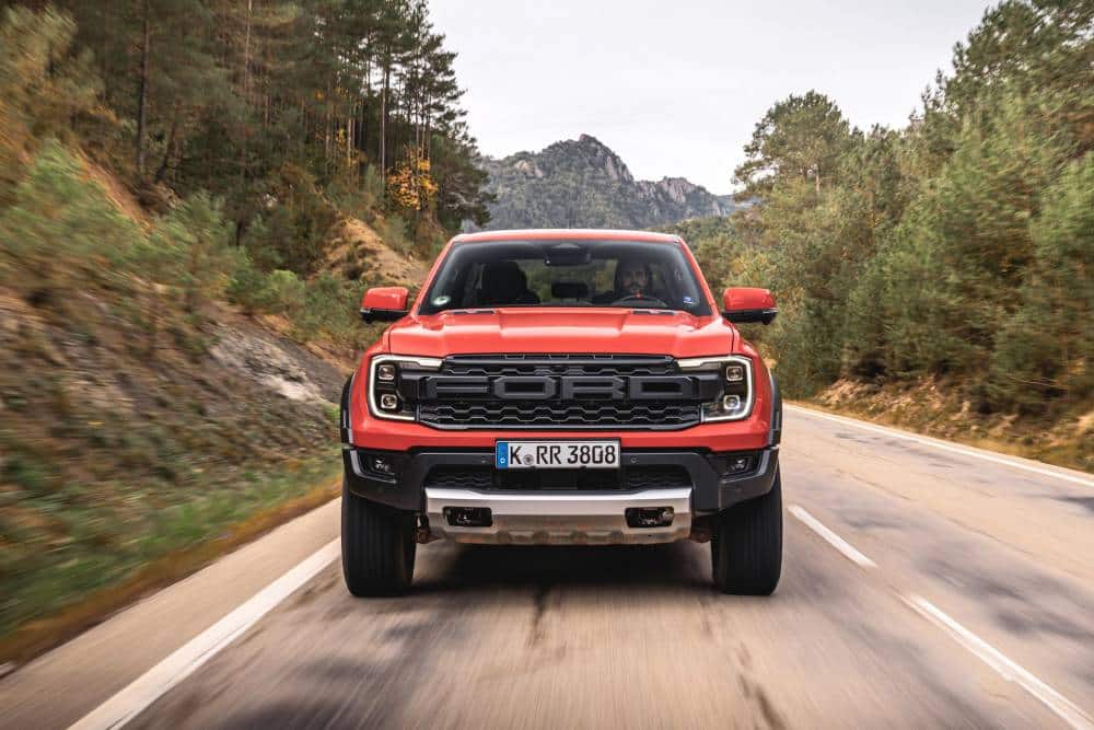 https://autogreeknews.gr/wp-content/uploads/2025/03/FORD-RANGER-RAPTOR_03-1.jpg