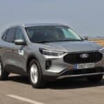 Ford-Kuga-Hybrid-kinisi