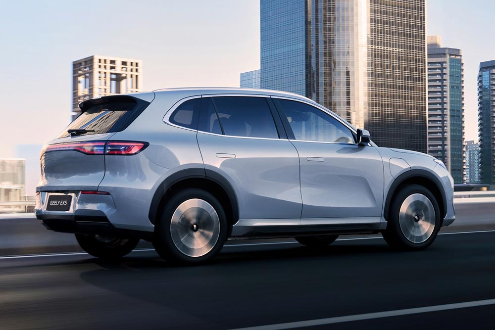 https://autogreeknews.gr/wp-content/uploads/2025/03/Geely-Galaxy_EX5-rear.jpg