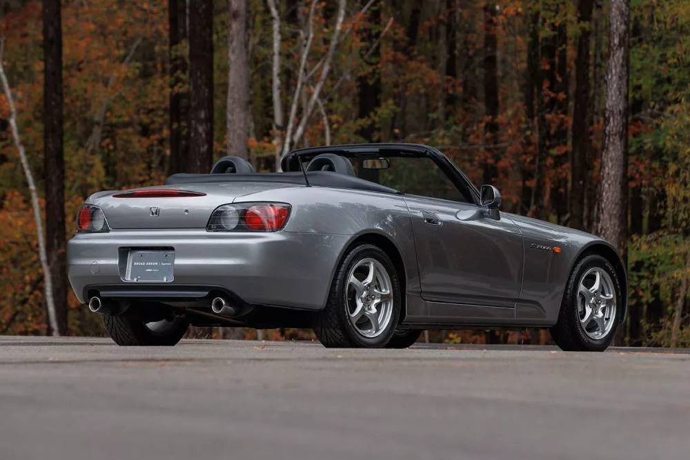 https://autogreeknews.gr/wp-content/uploads/2025/03/Honda-S2000-Auction-Low-Miles-2.jpg