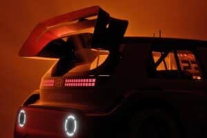 Hyundai-INSTEROID-Teaser-(4)