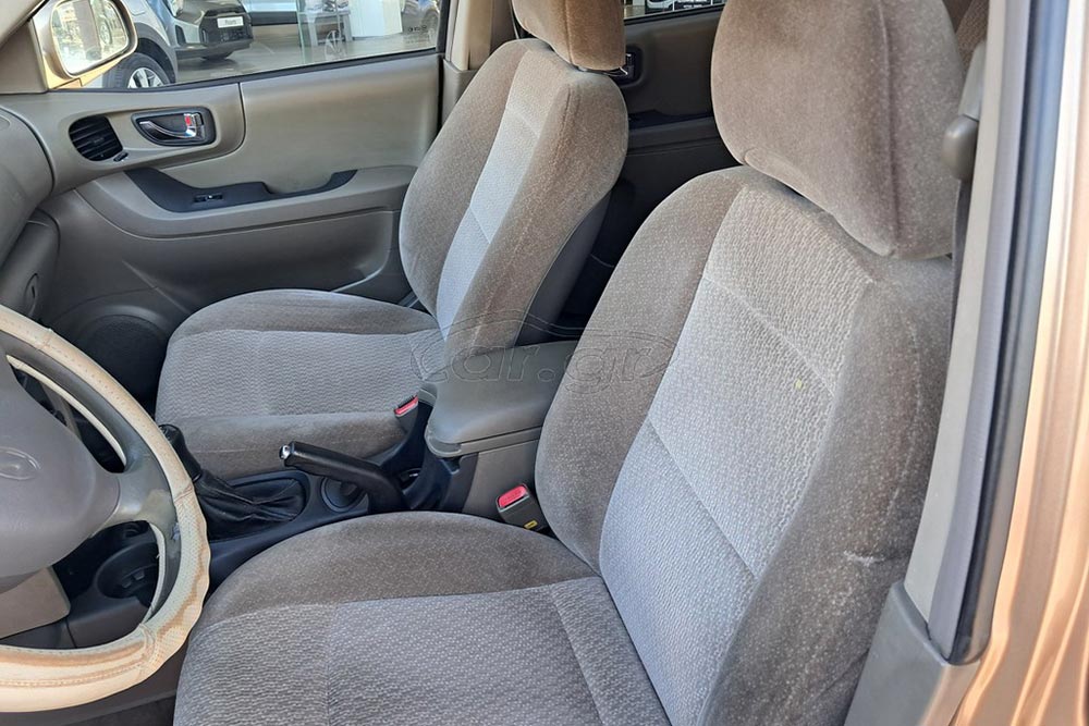 https://autogreeknews.gr/wp-content/uploads/2025/03/Hyundai-Santa-Fe-2002-used-5.jpg