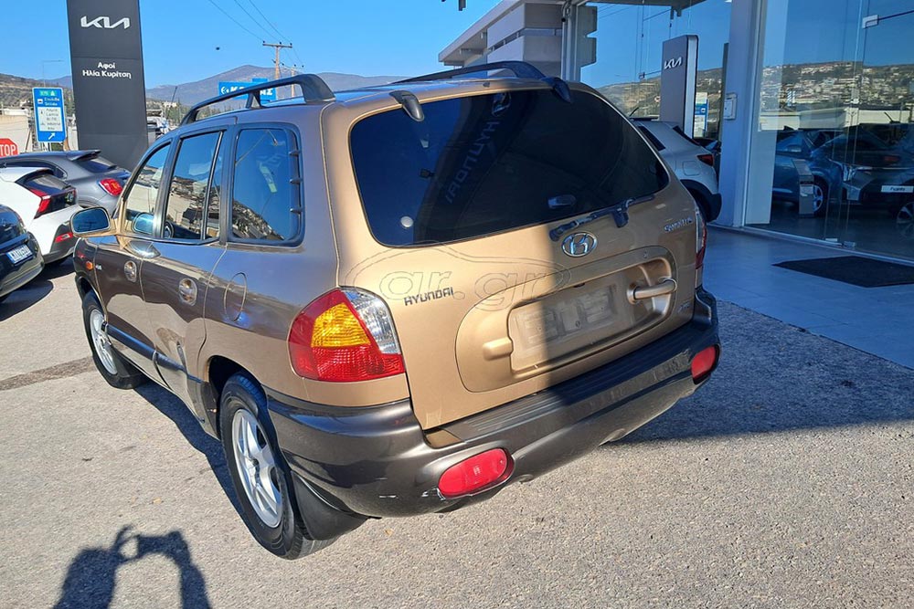https://autogreeknews.gr/wp-content/uploads/2025/03/Hyundai-Santa-Fe-2002-used-8.jpg
