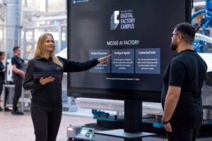 Mercedes-Benz-Robot-Factory-1-2048×1366