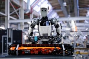 Mercedes-Benz-Robot-Factory-7-2048×1366