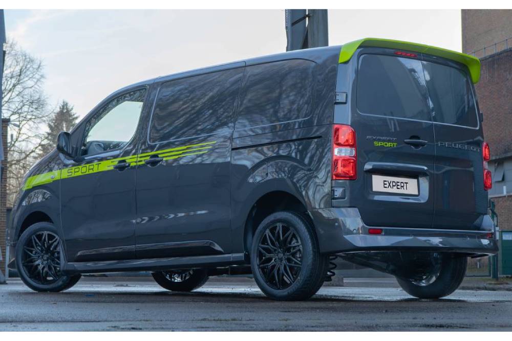 https://autogreeknews.gr/wp-content/uploads/2025/03/Peugeot20Expert20Sport202025-6.jpg