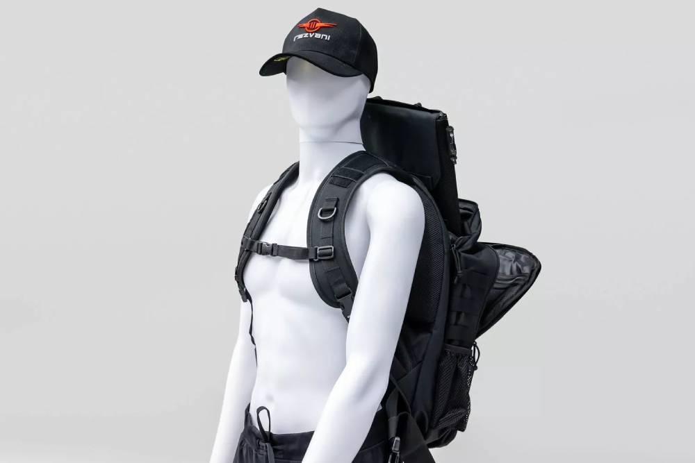 https://autogreeknews.gr/wp-content/uploads/2025/03/RezvaniBulletproofbackpacks.jpg