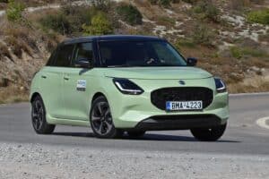 Suzuki-Swift-2025-strofi