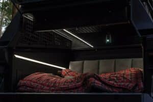 Tesla-Cybertruck-Space-Camper-Cap-6-2048×1152