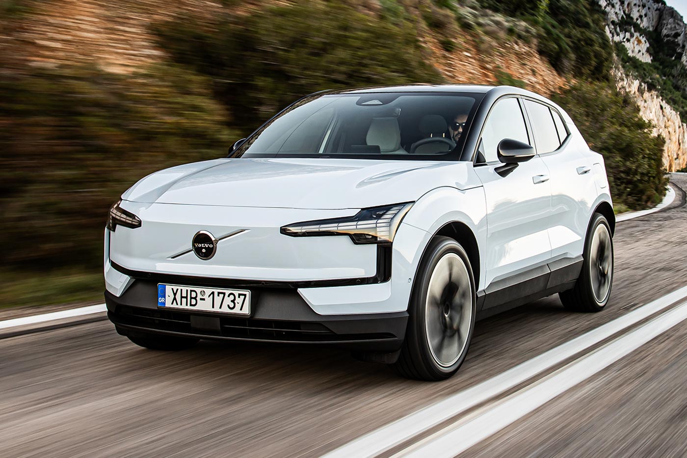 Το Volvo EX30 δεν «καίει» και έχει 10.000 ευρώ κάτω