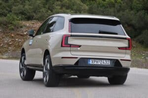 Volvo EX90 Performance (12)