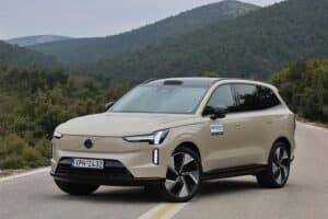 Volvo EX90 Performance (5)