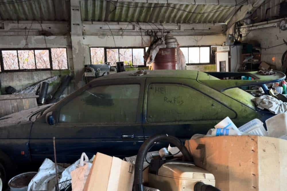 https://autogreeknews.gr/wp-content/uploads/2025/03/abandoned-escort-cosworth.jpg