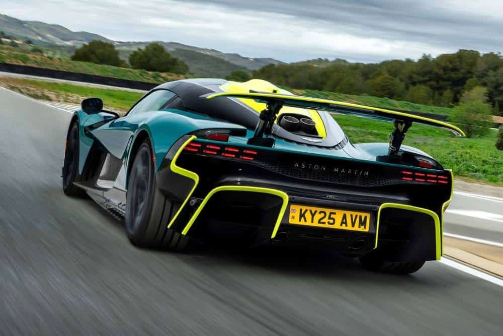 https://autogreeknews.gr/wp-content/uploads/2025/03/aston-martin-valhalla-final-validation-testing-3.jpg