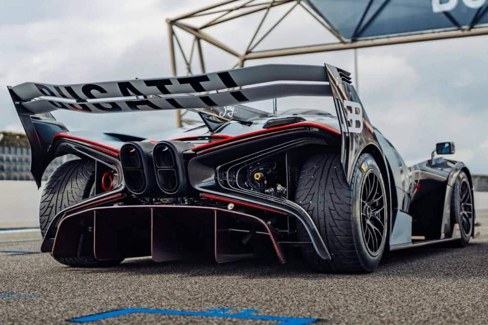 https://autogreeknews.gr/wp-content/uploads/2025/03/bugatti-bolide-track-testing-04.jpg