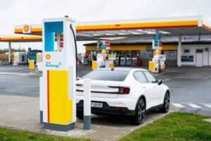 charging vs gas station 02