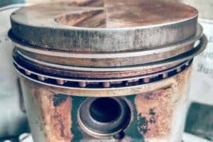 close-up-of-a-piston-with-piston-rings