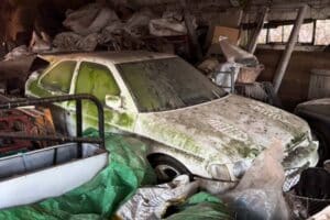 ford-escort-rs-cosworth-barn-find