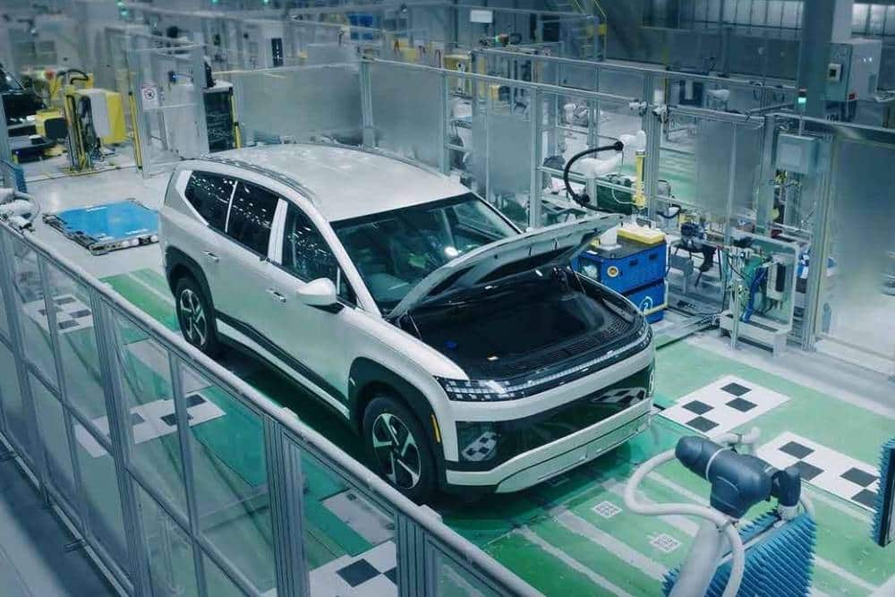 https://autogreeknews.gr/wp-content/uploads/2025/03/hyundai-ioniq-9-assembly-line.jpg