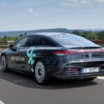 if-you-see-a-mercedes-benz-flashing-turquoise-ligh (2)