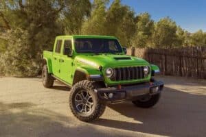 jeep-brings-the-mojito-green-in-the-gladiator-line (1)