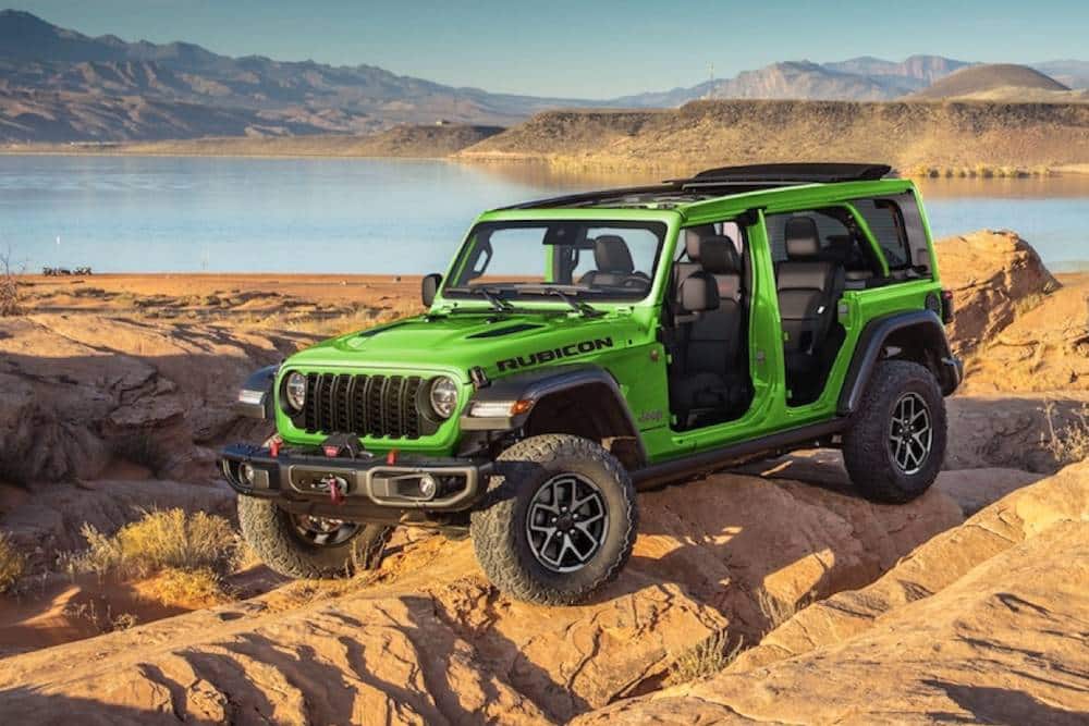 https://autogreeknews.gr/wp-content/uploads/2025/03/jeep-brings-the-mojito-green-in-the-gladiator-line-2.jpg