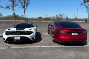 mclaren 750s vs tesla model s plaid