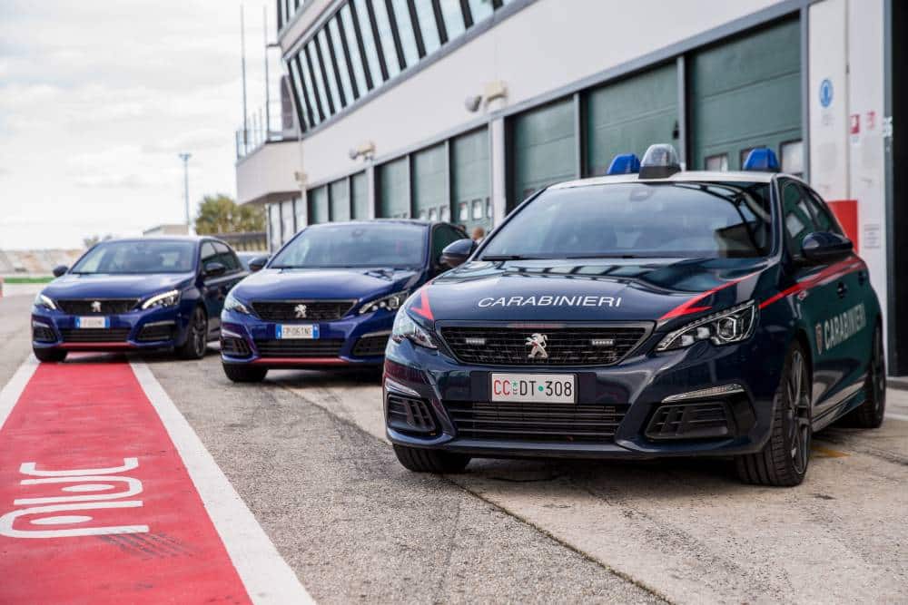 https://autogreeknews.gr/wp-content/uploads/2025/03/peugeot_308_gti_peugeot_308_gti_carabinieri.jpg