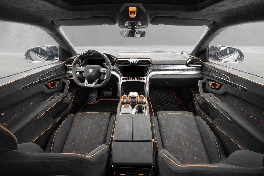 https://autogreeknews.gr/wp-content/uploads/2025/03/venatus_coupe_evo_c_black_interior.jpg
