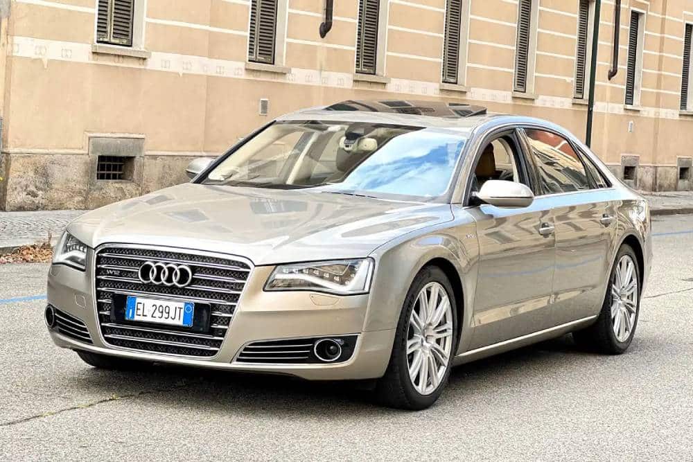 Ιταλιάνο Audi A8 πωλείται γιατί ξεζούμισε τον κάτοχο