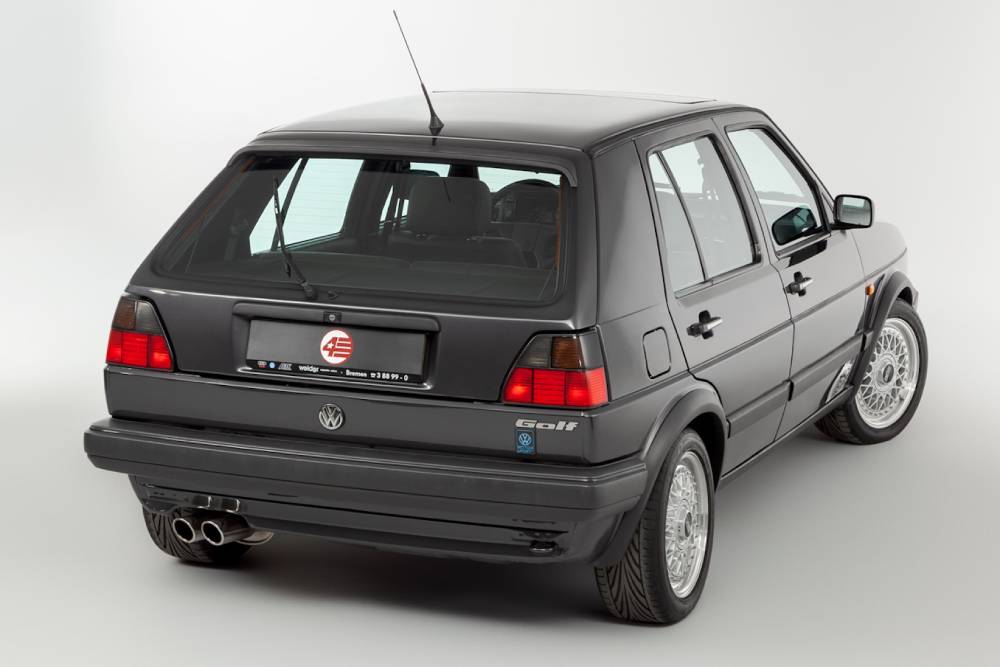 https://autogreeknews.gr/wp-content/uploads/2025/04/1989-Volkswagen-VW-Golf-G60-Limited-00006.jpg