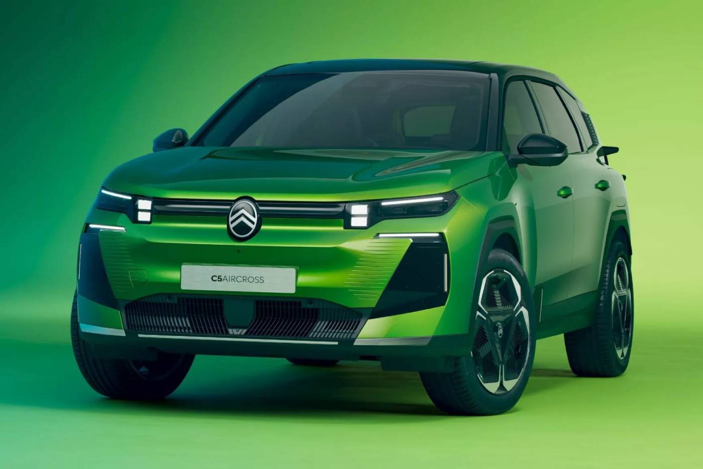 Ολοκαίνουργιο και πληρέστατο Citroen C5 Aircross