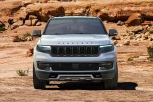 2025-Jeep-Wagoneer-Overland-415-11-2048×1366