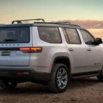 2025-Jeep-Wagoneer-Overland-415-2-2048x1126