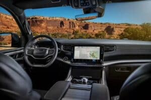 2025-Jeep-Wagoneer-Overland-415-4-2048×1152