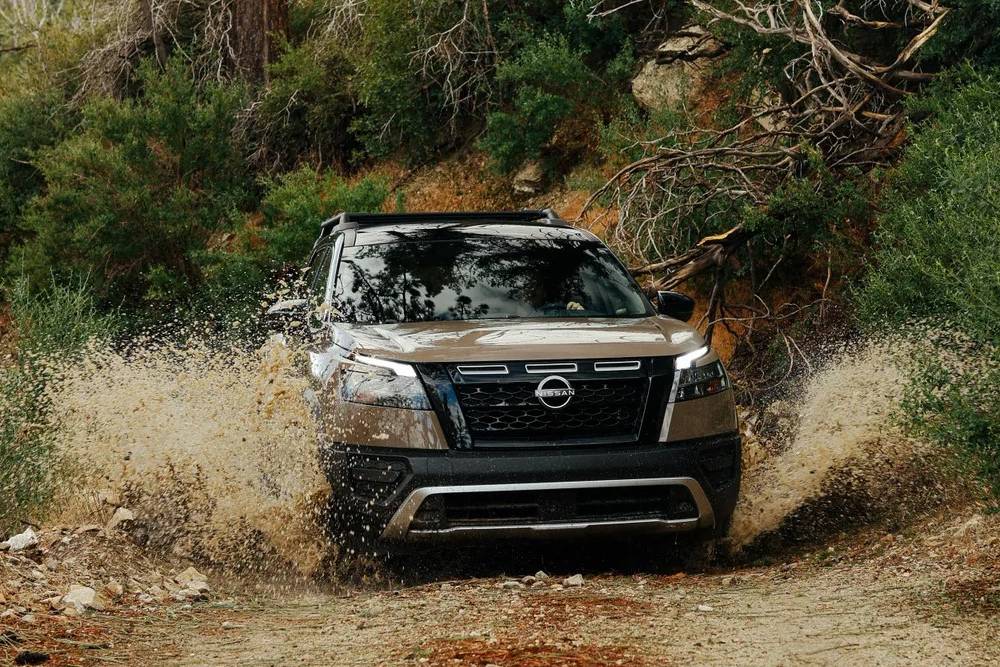 Στύβει την πέτρα το νέο Nissan Pathfinder Rock Creek