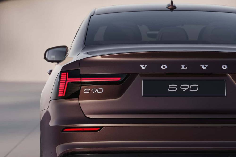 https://autogreeknews.gr/wp-content/uploads/2025/04/2026-volvo-s90-6.jpg
